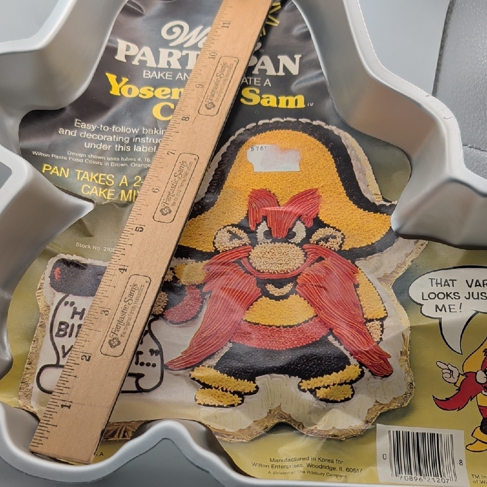 Wilton Yosemite Sam Cake Pan - Silver and Yellow - Picture 3 of 7